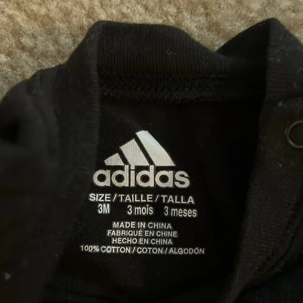 Adidas one piece - Picture 3 of 3